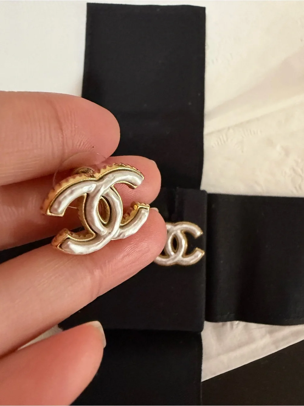 CHANEL classic interlocking